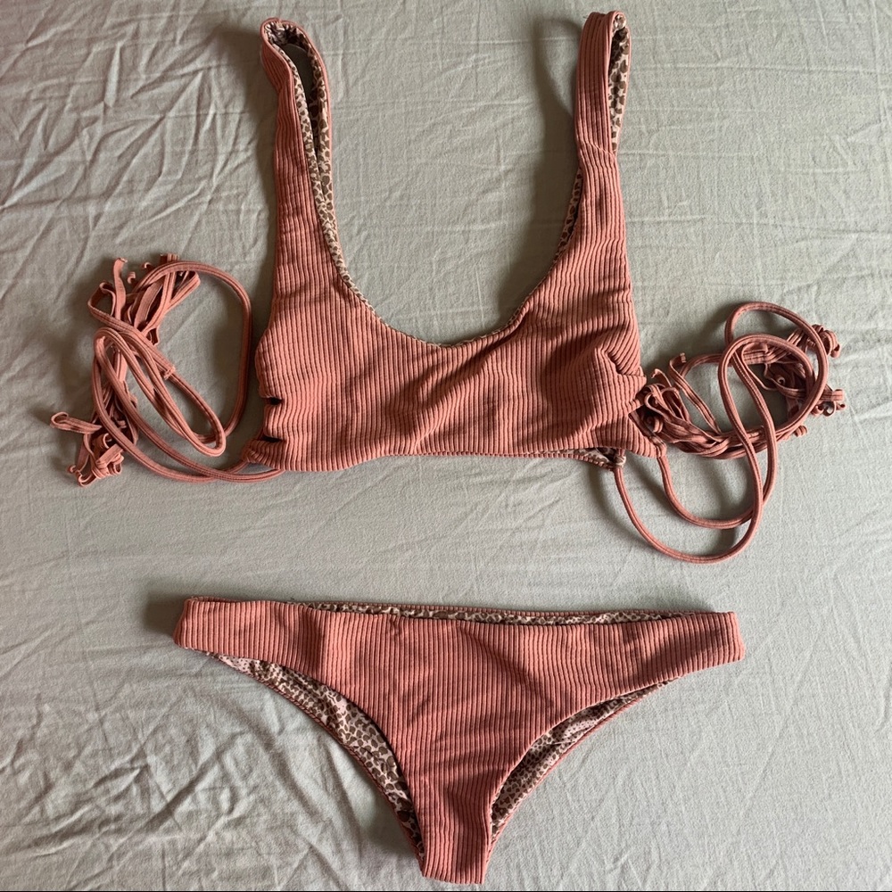 Acacia hunter makai set in lipstick cord sz small